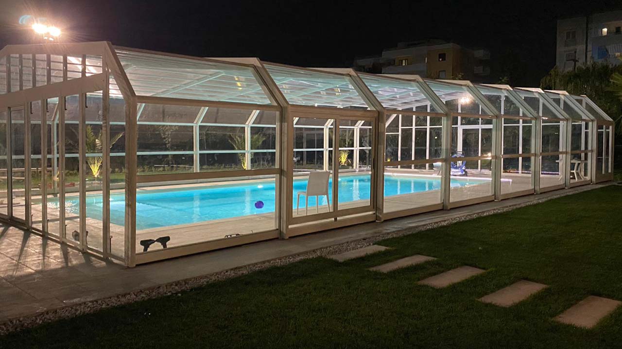 piscina-di-notte
